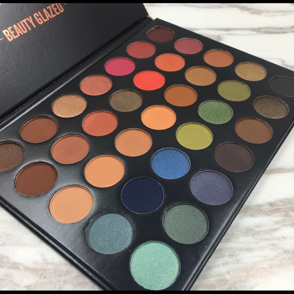 Must have palette 35 Colors eyeshadow new - Picture 2 of 4